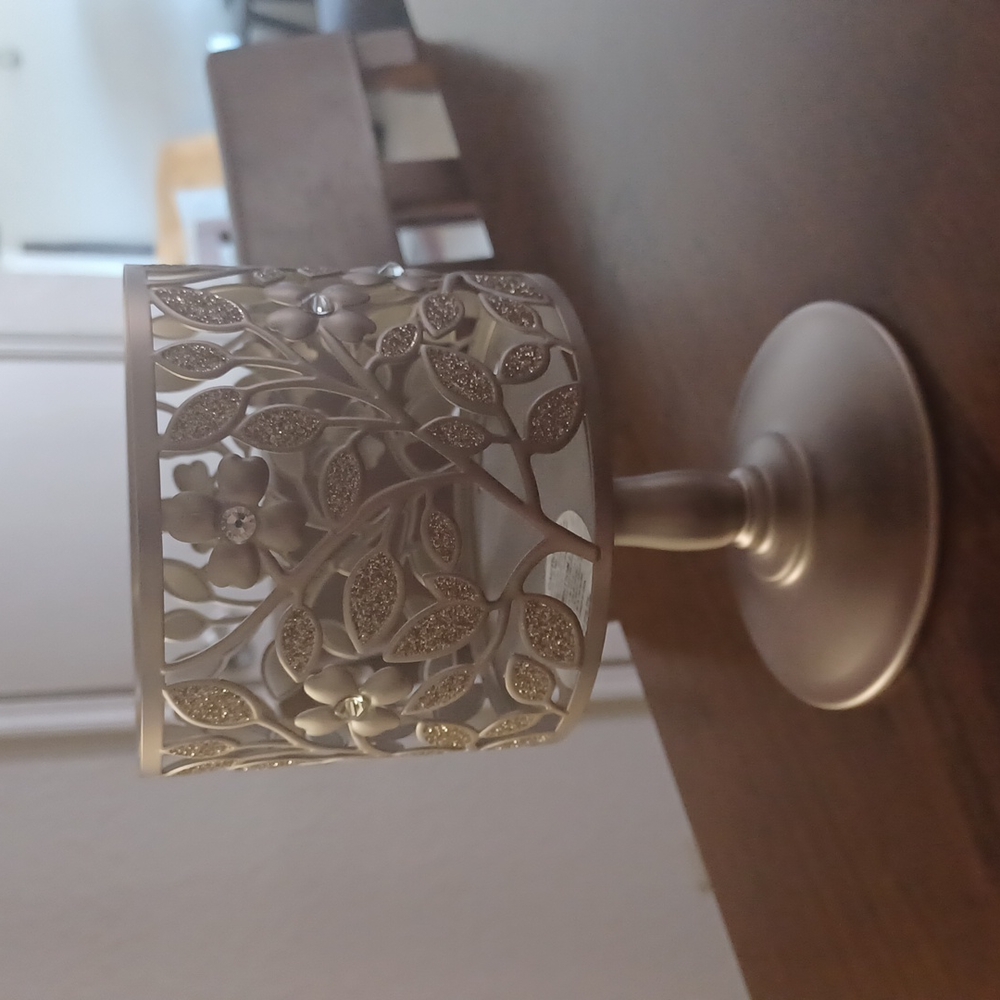 Bath and body works 3 wick holder.